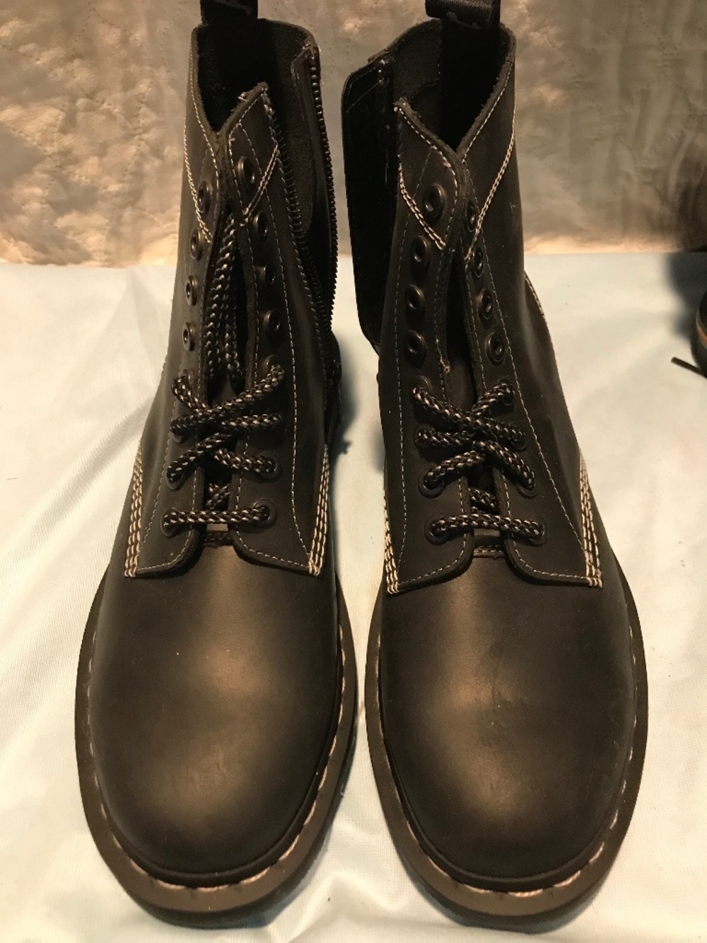 Mens Dr. Martens pascal NEW black size 9